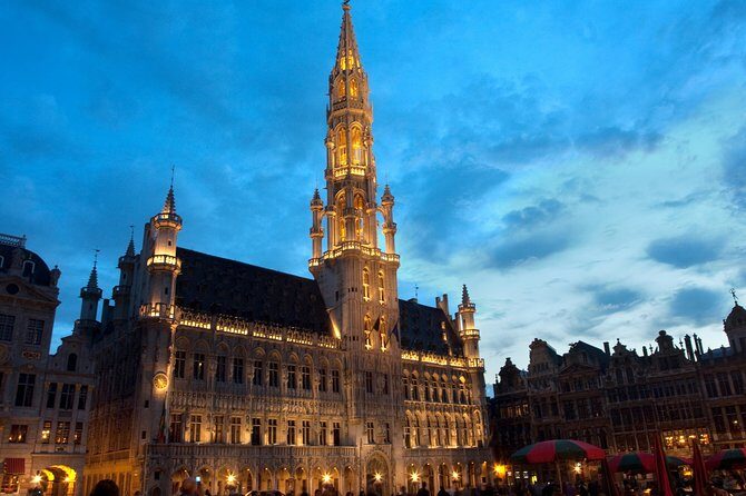 Brussels Highlights Self guided scavenger hunt and Walking Tour - St. Michael and St. Gudula Cathedral + Jeanneke Pis: Outdoor Puzzles Only