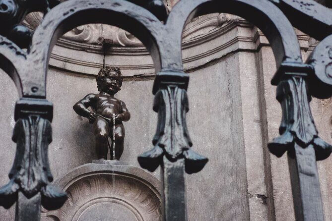 Brussels Highlights Walking and Bus Tour w/ Waffle - Palace of Justice and the Joseph Poelaert detail you can actually use
