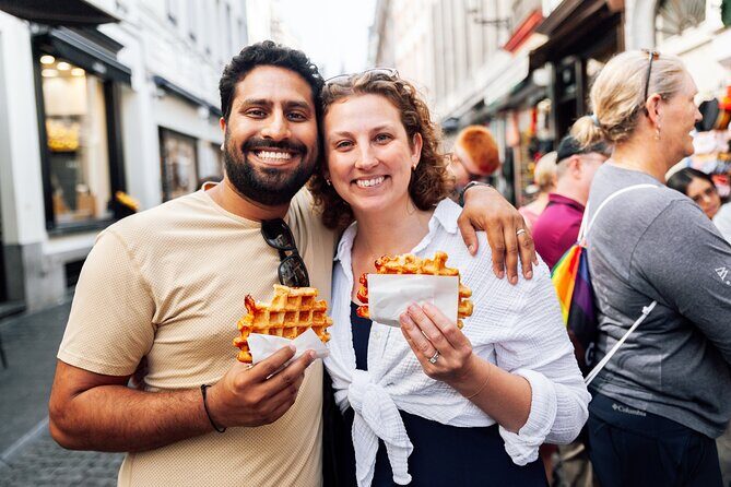 Brussels: Historical Walking Tour with Chocolate & Waffle Tasting - Manneken Pis: The Small Fountain With a Big Story