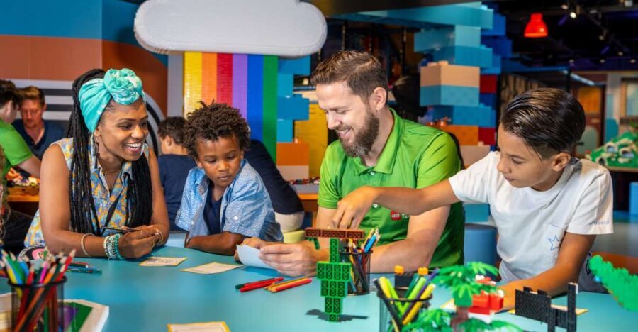 Brussels: LEGO® Discovery Centre Admission Ticket - Workshops with Master Model Builders: where skill and creativity meet