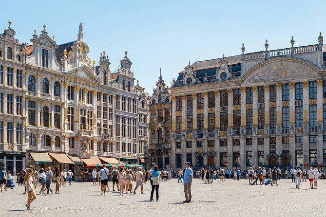 Brussels Old City’s Highlights Walking Tour - Manneken Pis: the joke statue, but with real storytelling