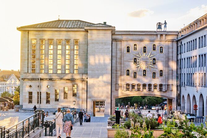 Brussels Old Town & Beer Secrets: Self-Guided Puzzle Walk - Moeder Lambic Fontainas and Place de la Bourse/Beursplein