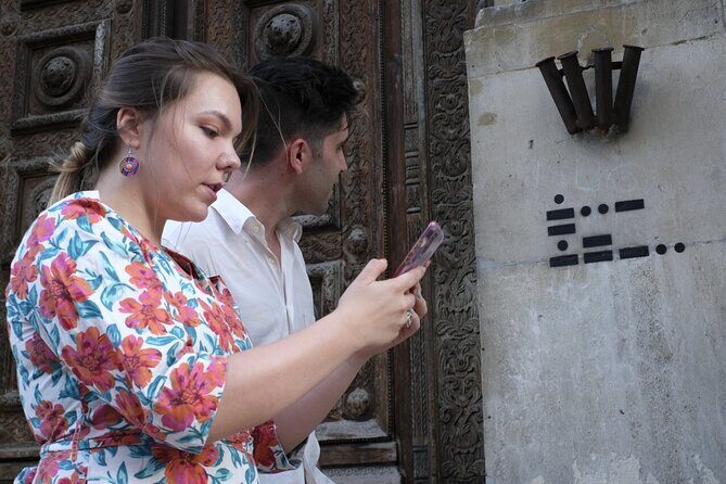 Brussels Old Town & Beer Secrets: Self-Guided Puzzle Walk - Jeanneke Pis: a quick stop with a very Brussels payoff