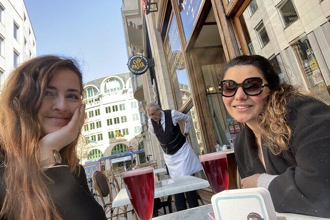 Brussels Old Town & Beer Secrets: Self-Guided Puzzle Walk - La Mort Subite: classic café character and beer origin vibes