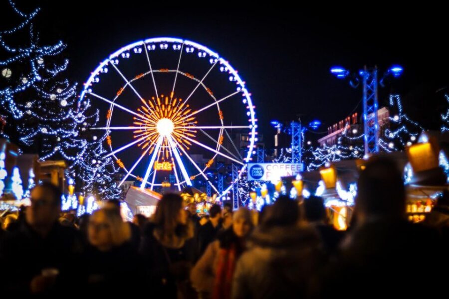 Brussels: Open Top Christmas Lights Tootbus Tour - Price and value: is $33 worth a 1-hour light show?