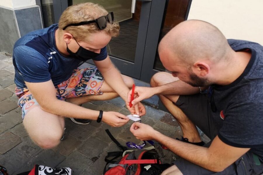 Brussels: Outdoor City Escape Game With Drinks - The route: a 3 km walk that ties sights to bar stops