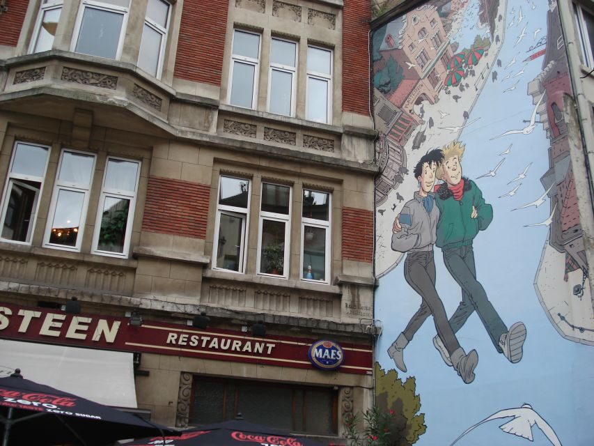 Brussels: Private 3-Hour Sightseeing Walking Tour - Manneken Pis and St Hubertus Galleries: Small Stops, Big Payoff