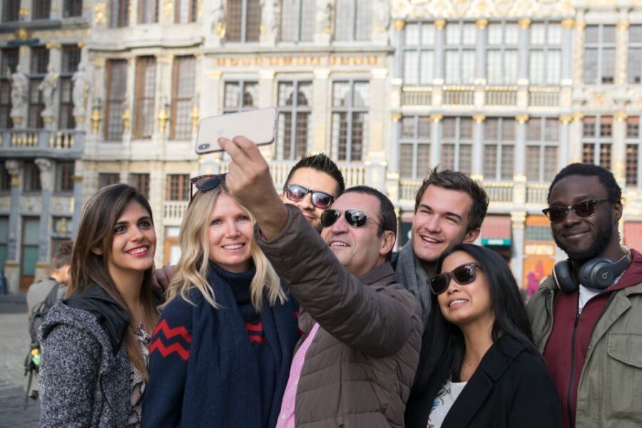 Brussels: Private Tour of the Upper and Lower City - Art Nouveau, beer, and chocolate: the guide’s themes that turn stops into context