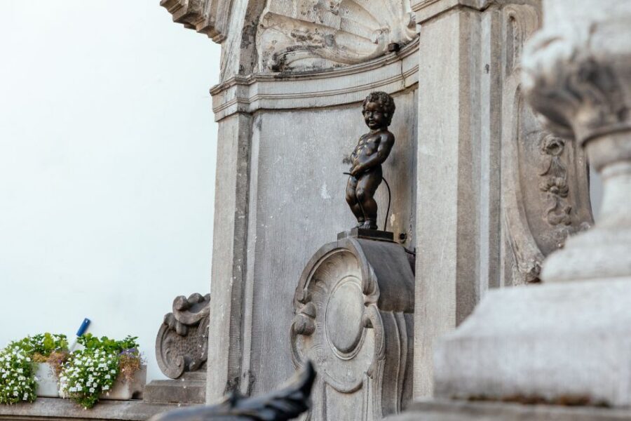 Brussels: Private Tour w/ Locals – Highlights & Hidden Gems - Rain, Delays, and Real-World Flexibility