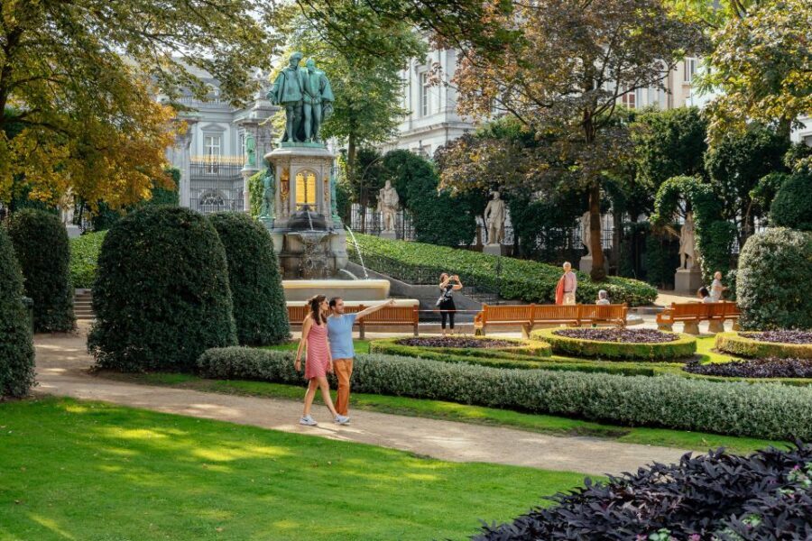 Brussels: Private Tour w/ Locals – Highlights & Hidden Gems - Starting at Cafe Archipel and Finding Your Route
