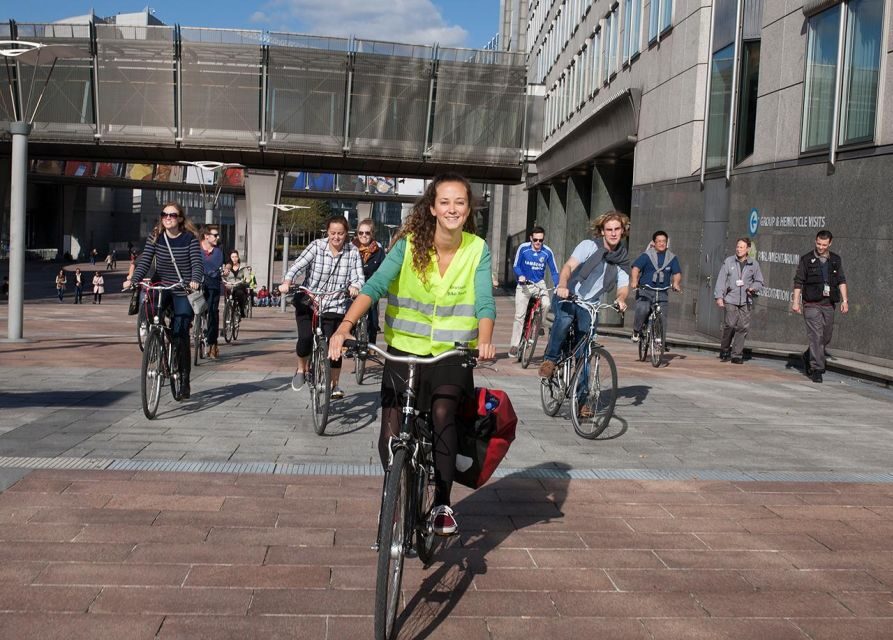 Brussels: Sightseeing Bike Tour - Grand Place First, Manneken Pis Next (And Why It’s the Right Order)