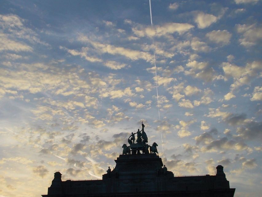 Brussels: Walking Tour from Central Station to Manneken Pis - Palace of Justice and European Parliament buildings: Brussels as a power city