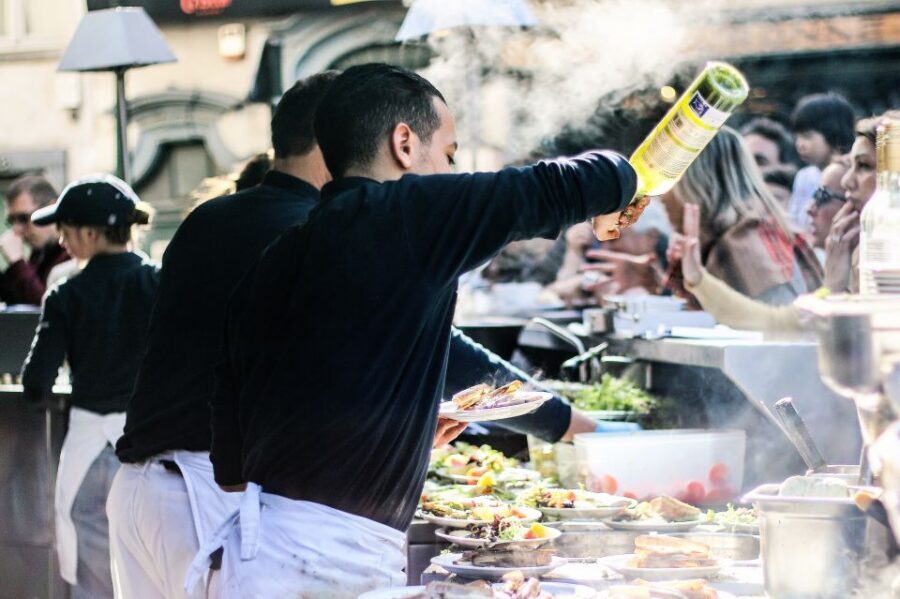 Brussels: Walking Tour with Belgian Lunch, Chocolate, & Beer - Key highlights you’ll actually feel in 4 hours