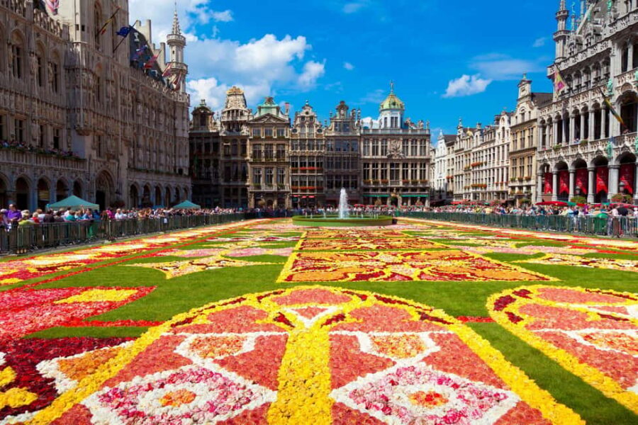 Brussels: Walking Tour with Belgian Lunch, Chocolate, & Beer - Starting at Grand Place 23: your tour’s sweet spot