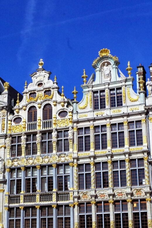Brussels: Walking Tour with Belgian Lunch, Chocolate, & Beer - Lunch time around 12:15: mussels, beef stew, gratin, plus beer