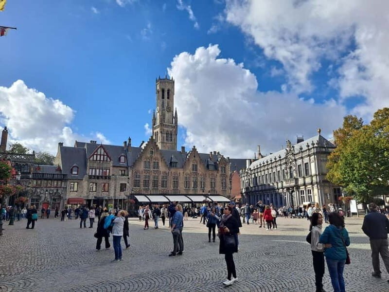 Day trip to Bruges from Paris with canal cruise - Bruges orientation with a guide: what you should pay attention to