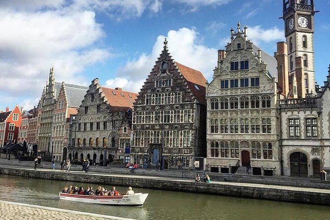 Discover authentic Ghent with historian & taste the best chocolate - Hoogpoort, Korenmarkt, and the 13th-century street feel