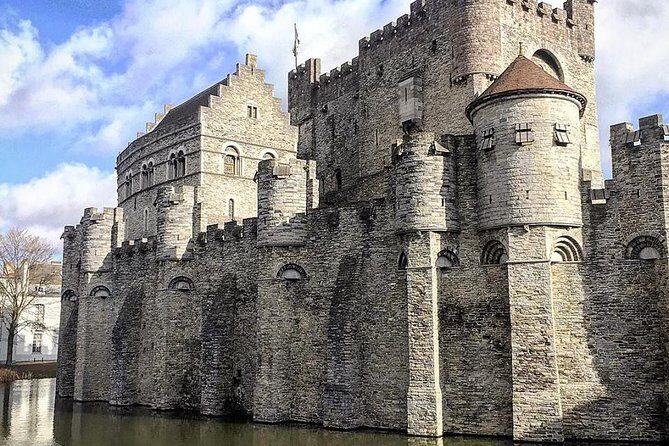Discover authentic Ghent with historian & taste the best chocolate - Ghent’s power play: the town hall and the Charles V story