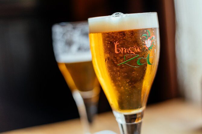Drinks & Bites in Bruges Private Tour - Stop 4: Hans Memling statue, plus the story of the oldest beer in town