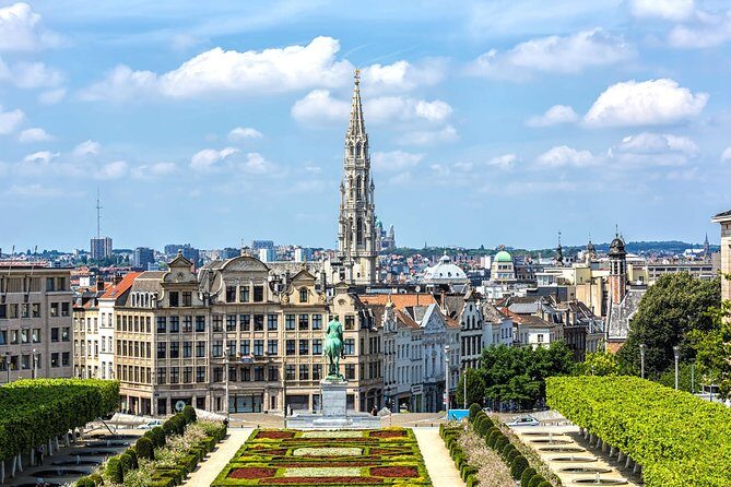 e-Scavenger hunt Brussels: Explore the city at your own pace - Crowds, Families, and Groups: When This Works Best