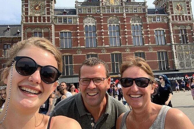 e-Scavenger hunt Ghent: Explore the city at your own pace - Saint Bavo’s Cathedral and Gheeraert Vilain, nicknamed the Devil