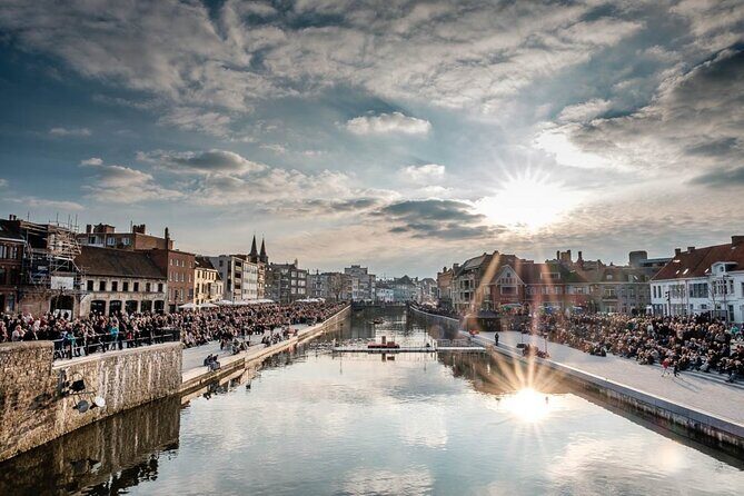 e-Scavenger hunt Kortrijk: Explore the city at your own pace - Kortrijk 1302 and Groeninge Abbey: Myths Made Around a Battle