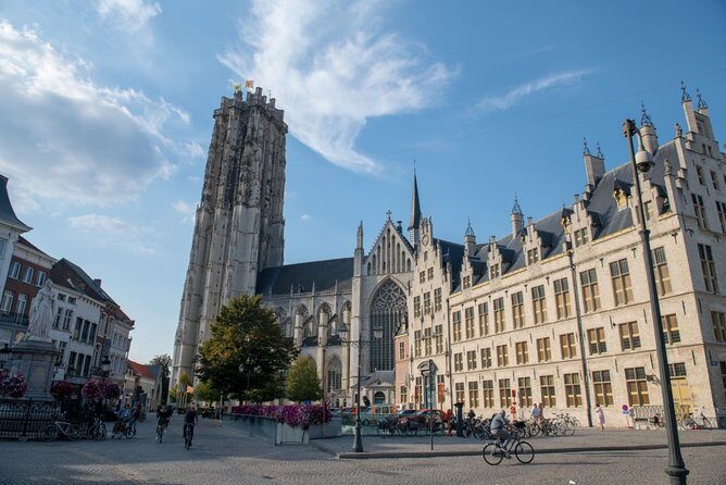 e-Scavenger hunt Mechelen: Explore the city at your own pace - Your route through Mechelen: 15 stops, one flexible game