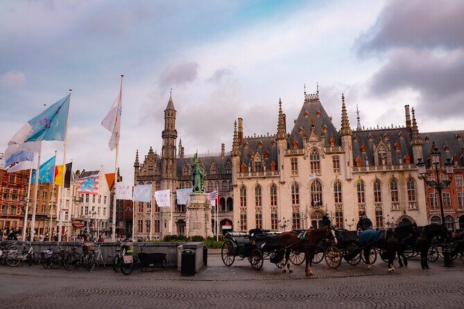Evening Delights: Bruges Tour with Beer & Chocolate - Historium Bruges and the secret stop: quick context, then forward