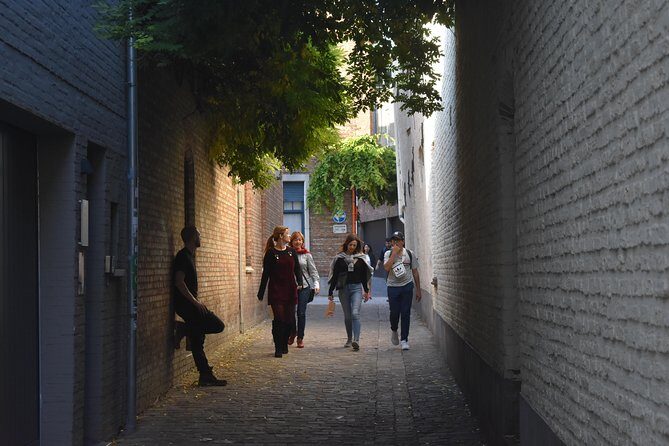 Exclusive PRIVATE Walking Tour of Bruges - Who should book this private Bruges tour?