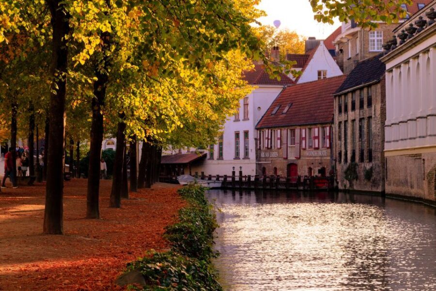 From Amsterdam: Bruges Day Trip in Spanish with Boat Option - Squares that define Bruges: Burg Square to the Belfort