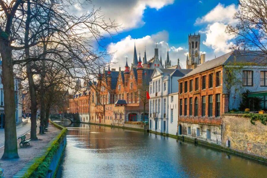 From Amsterdam: Bruges Full-Day Tour - The coach return: comfort helps, but darkness can confuse