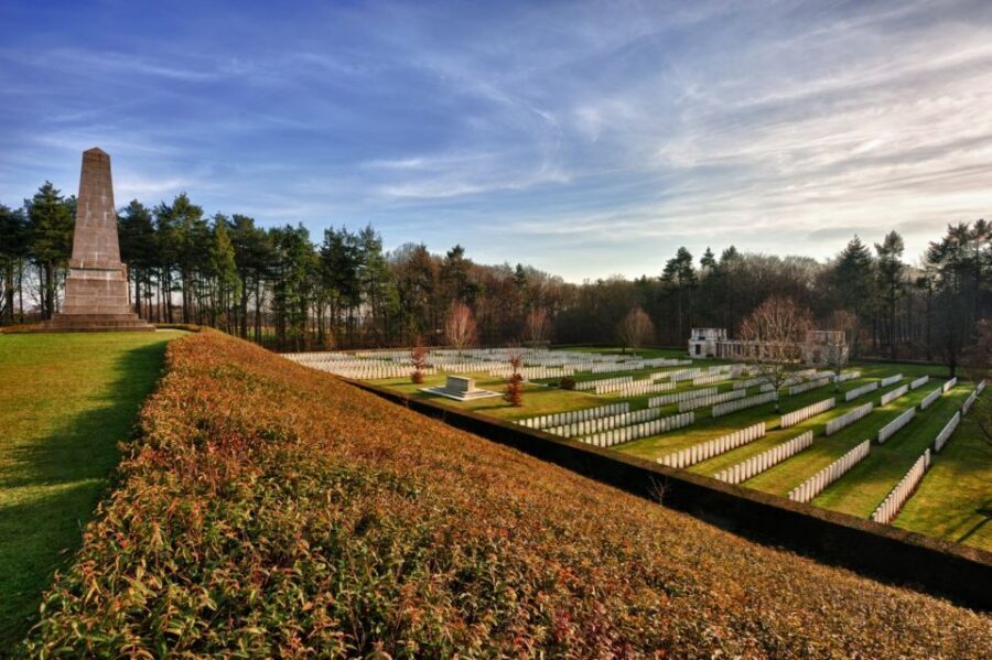 From Bruges: Flanders Fields Remembrance Full-Day Trip - Passchendaele battlefield and Tyne Cot Cemetery: scale you can’t fake