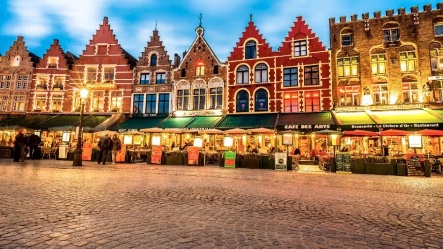 From Brussels: Bruges Day Trip with Boat Tour Option (ENG) - Begijnhof and Lake of Love: calm breaks from the tourist rush