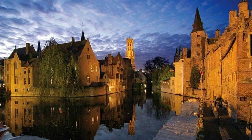 From Brussels: Bruges Day Trip with Boat Tour Option (ES) - The guided 2-hour Bruges walk: what you’ll actually see