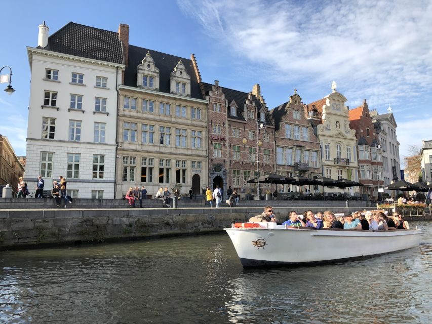Ghent: 40-Minute Historical Boat Tour of City Center - The guide experience: storytelling in 3 languages