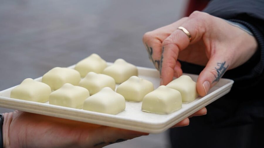 Ghent: Belgian Chocolate Walking Tour with Tastings - Pace and Weather Reality: What to Expect When It’s Cold