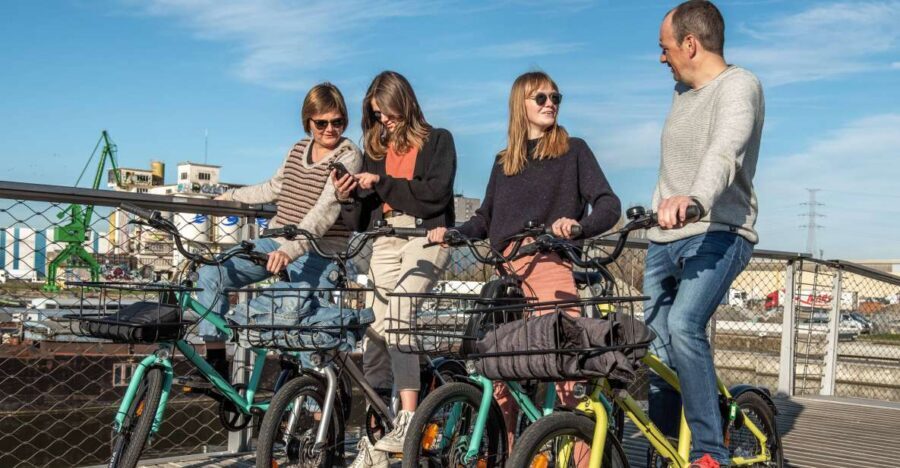 Ghent: City Highlights and Hidden Gems Guided Bike Tour - Getting Set Up: Meeting Point and Bike Comfort