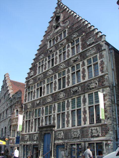 Ghent: Private 2-Hour Walking Tour - Price and What You Get for $223