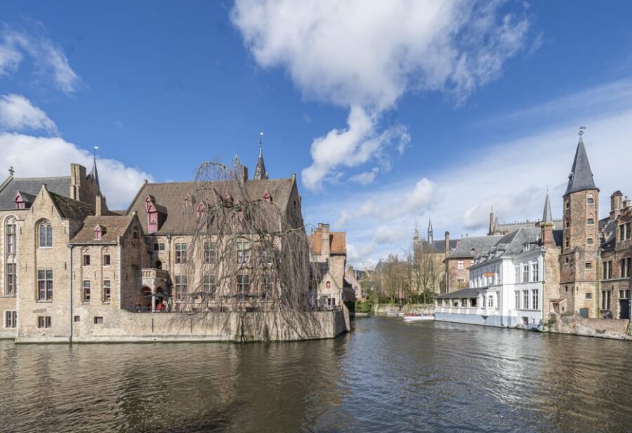 Historical walk in Bruges with local guide. Praline included - Key highlights you’ll actually use