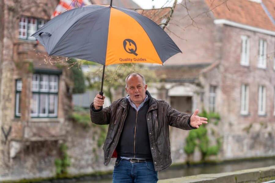 Historical walk in Bruges with local guide. Praline included - Markt, Belfry, and Burg: the quick route to Bruges’ big picture