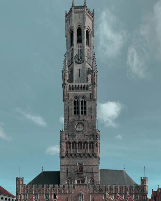 Historical walk in Bruges with local guide. Praline included - Gruuthuyse Castle and the Church of Our Lady: more than a stop-and-snap