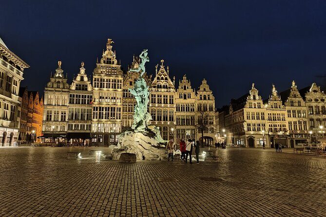 Historical Walking Tour in Antwerp Old City - Stop 3 and 4: Grote Markt and Carolus Borromeus Church