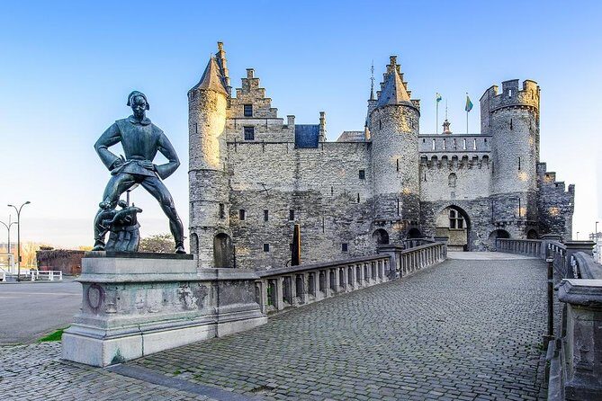 Historical Walking Tour: Legends of Antwerp - Vlaeykensgang: the medieval alley you almost miss