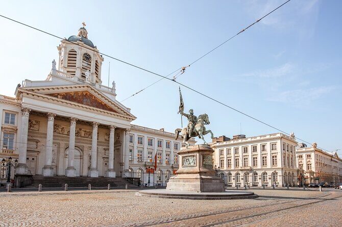 Historical Walking Tour: The Story of Brussels - by Legends - Saint-Géry Island and St. Michael and St. Gudula: two very different Brussels moods