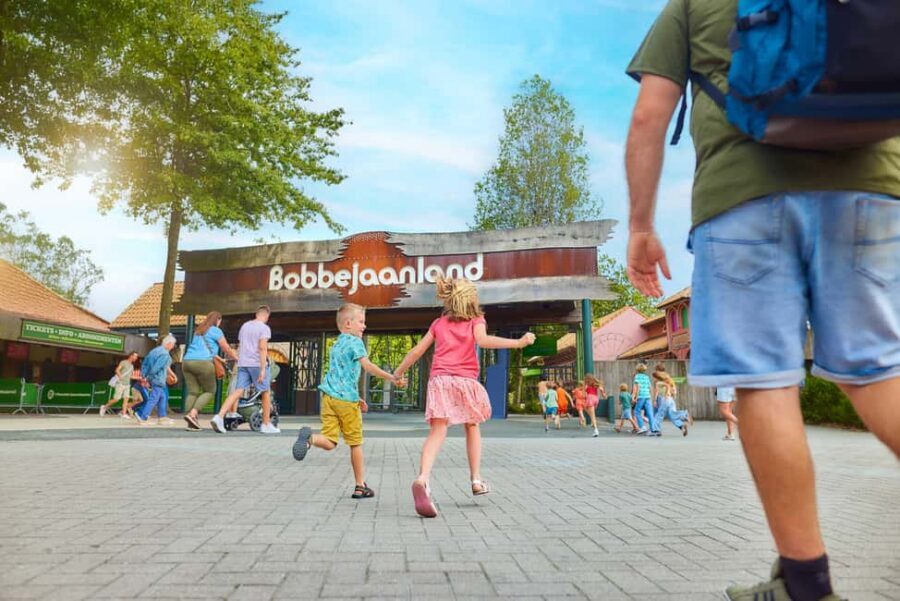 Lichtaart: Bobbejaanland Entry Ticket - Timing Your Visit: What a One-Day Ticket Really Means