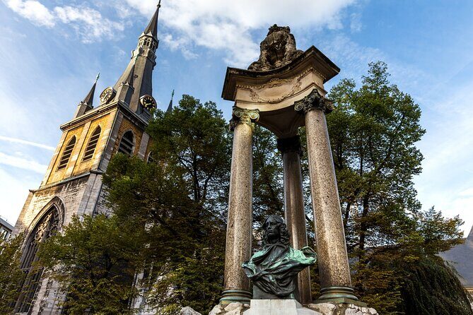 Liege Scavenger Hunt and Highlights Self Guided Audio Tour - Time on your feet: the 4.2 km walk and a realistic duration