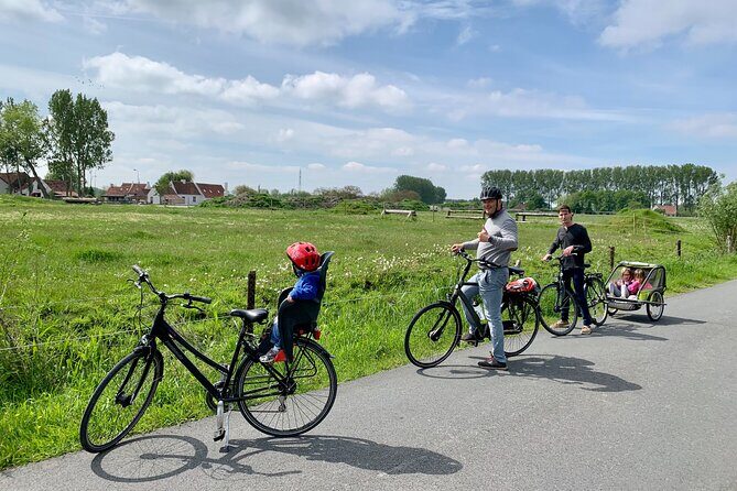 Private Bruges Countryside Cycling Tour to Damme with Guided Walk - Kruispoort and the canal runs toward Damme