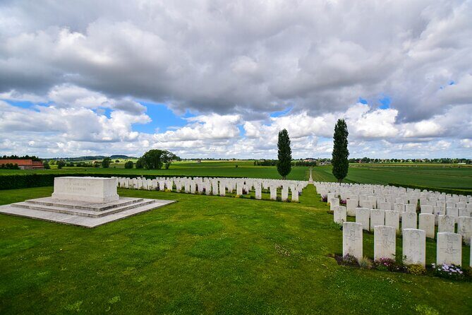 Small Group Ypres Remembrance Day Filled With War History - Lunch break around Ypres: where the day breathes