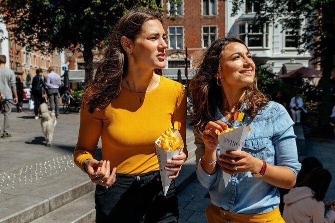 The 10 Tastings of Bruges With Locals: Private Food Tour - The 10 tastings: what you’ll likely eat, and how big each stop feels