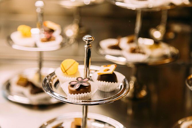The 10 Tastings of Bruges With Locals: Private Food Tour - Price and value in Bruges: what $163.33 buys you